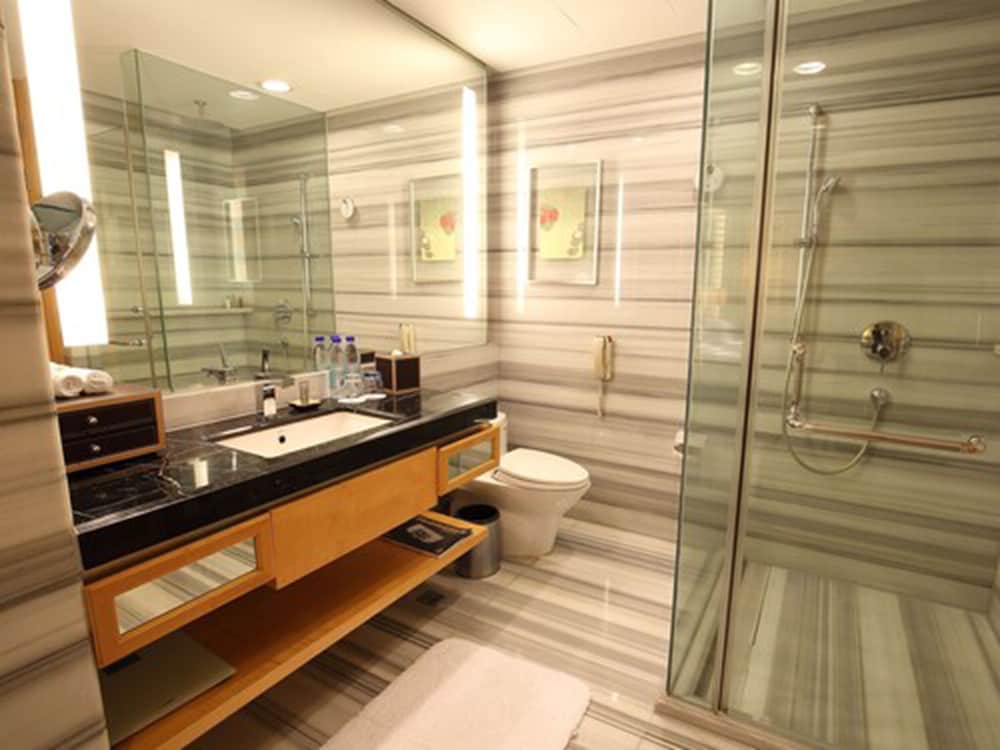 Deluxe Room, 1 King Bed, River View - Photo 10