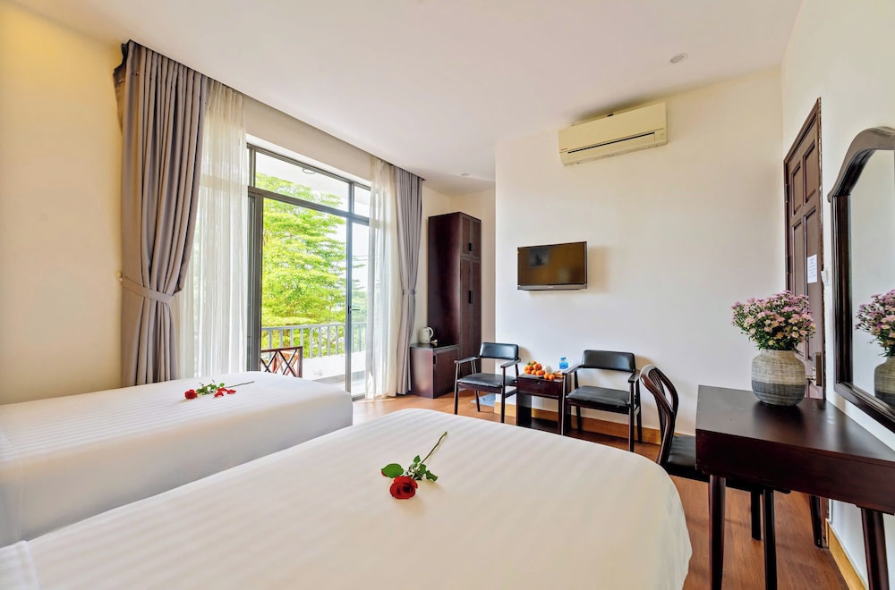 Twin Room with Balcony photo 2