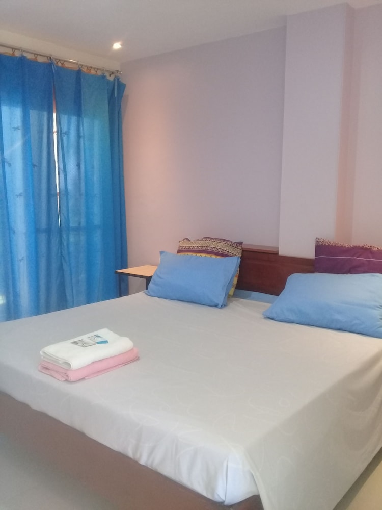 Desk Room