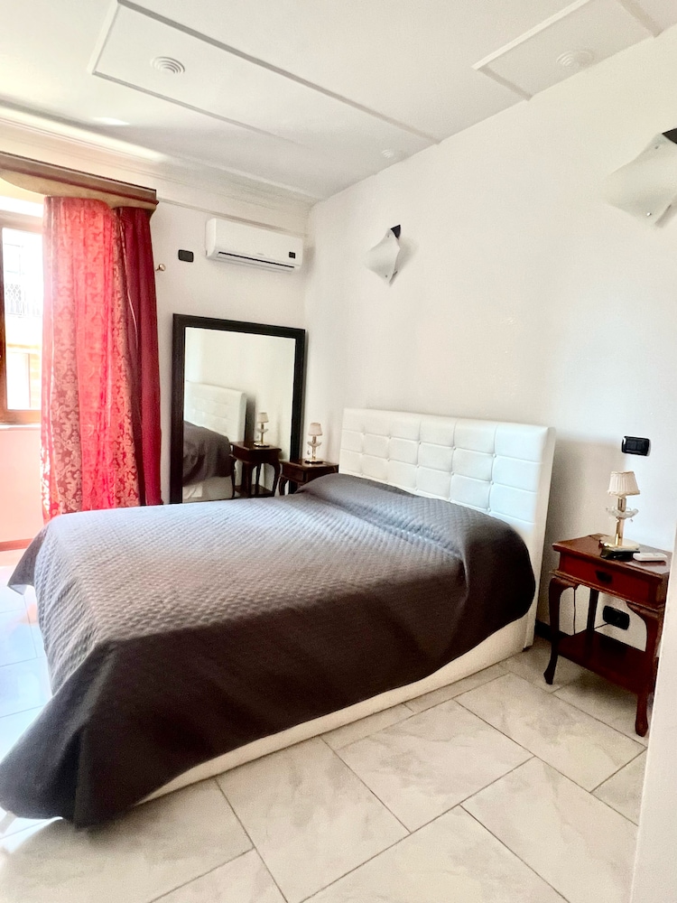 Deluxe Room, 1 Double Bed photo 2