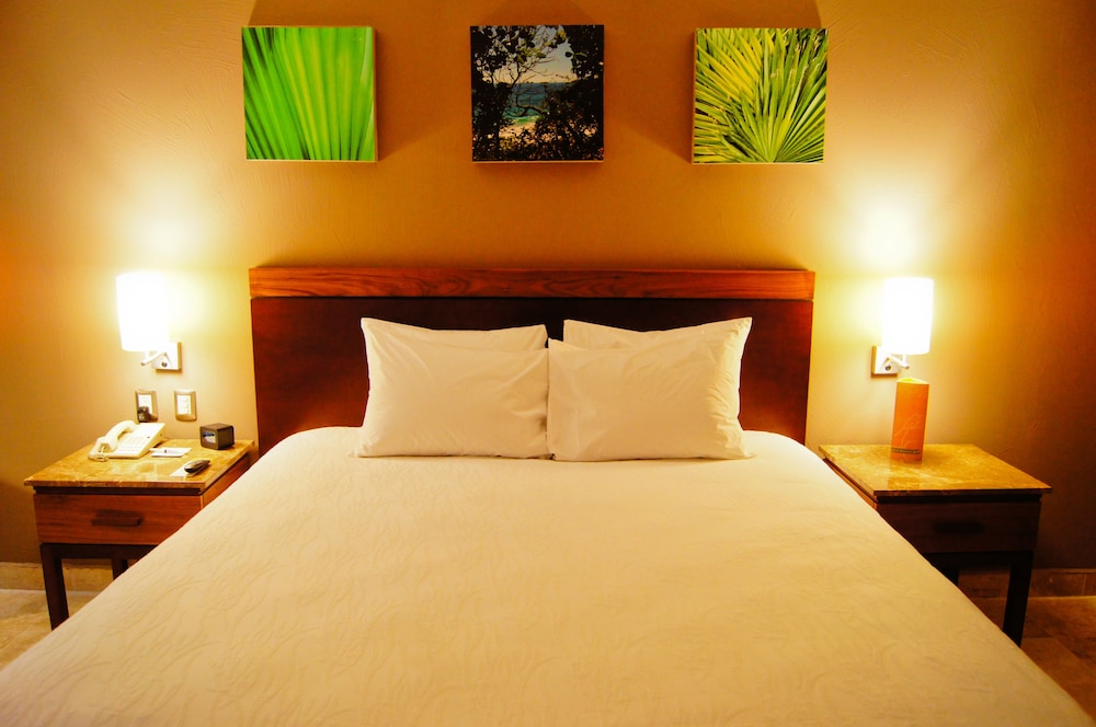 Junior Suite, 1 King Bed, Balcony, Ocean View