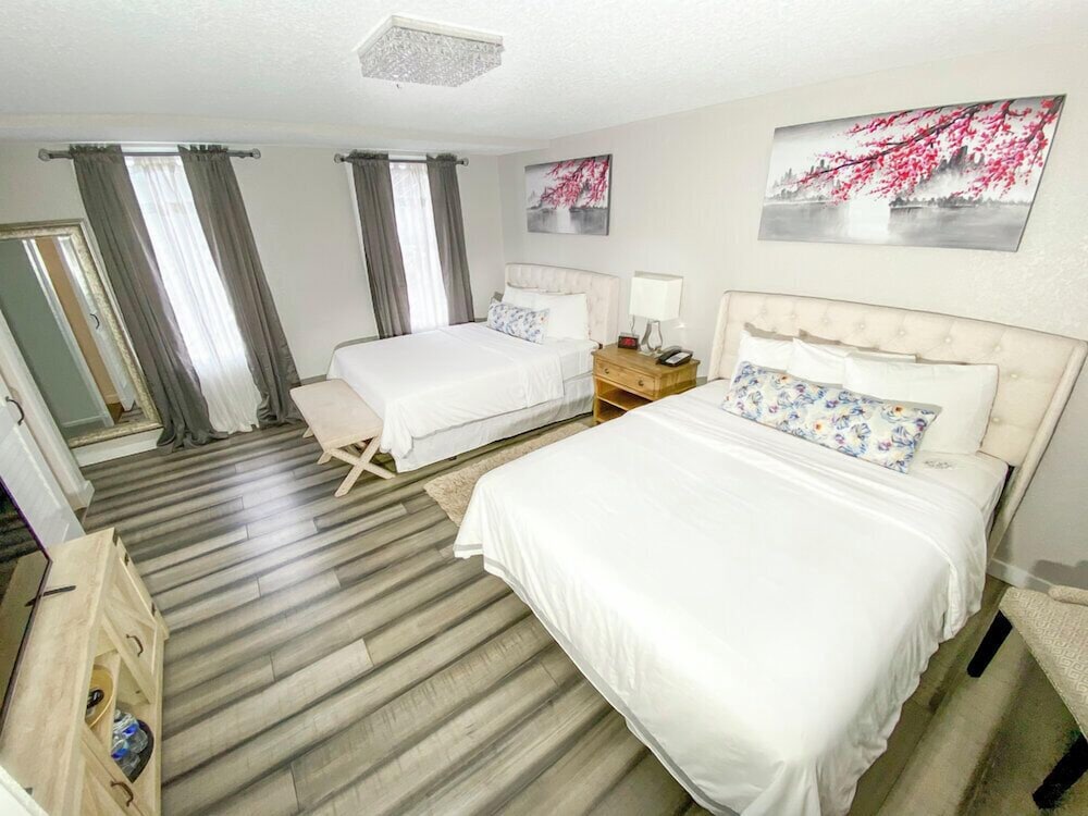 Classic Room, 2 Queen Beds photo 3