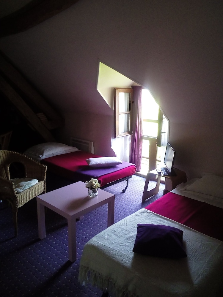 Double Room, Multiple Beds, Non Smoking photo 3