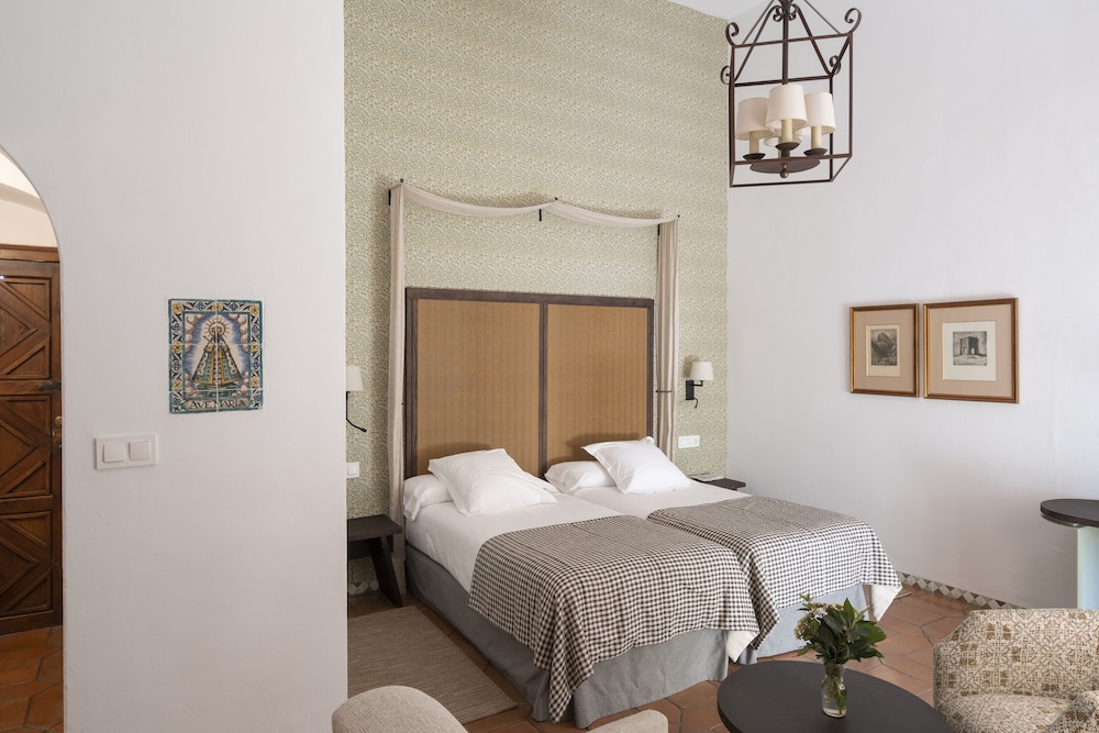 Superior Double or Twin Room - Photo 5