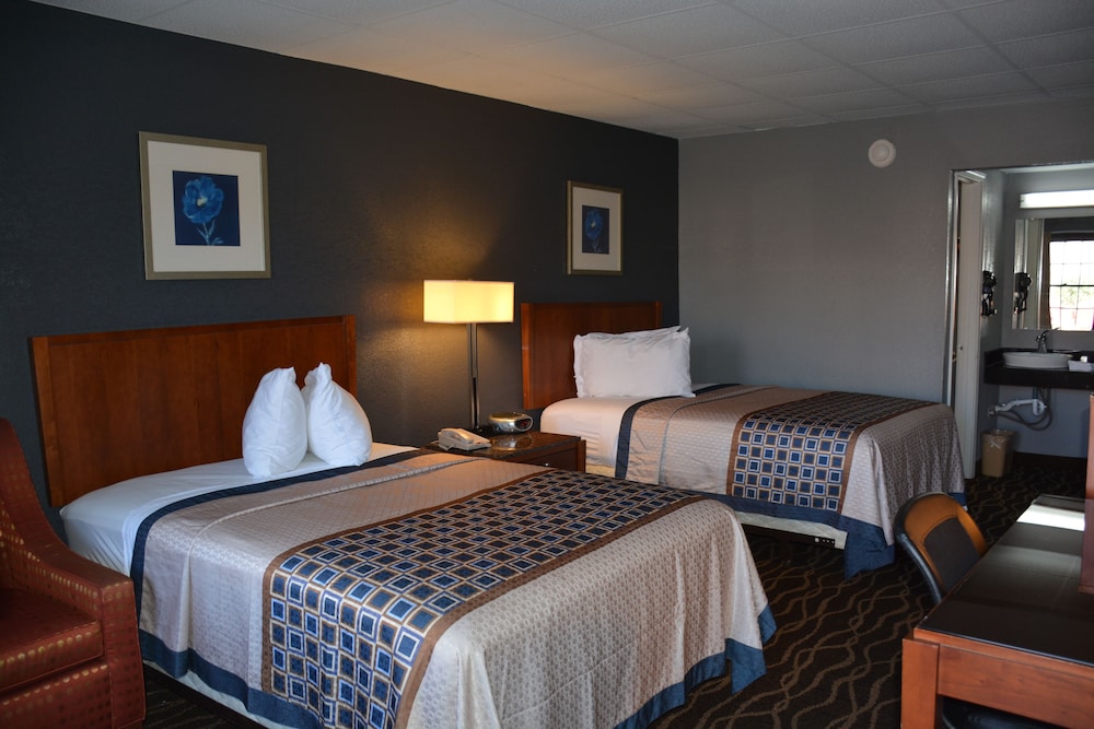 Room, 2 Double Beds, Accessible, Non Smoking (Mobility) photo 2