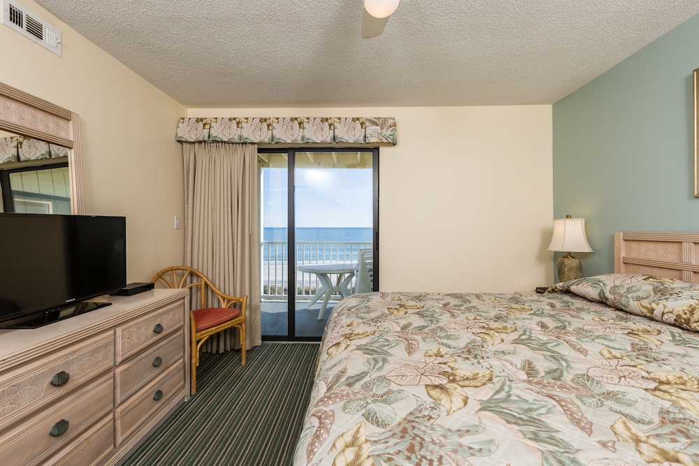 3 Bedroom, 3 Bathroom, Oceanfront Condo photo 2