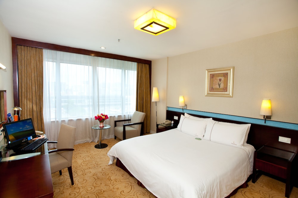 Executive Queen Room - Photo 3