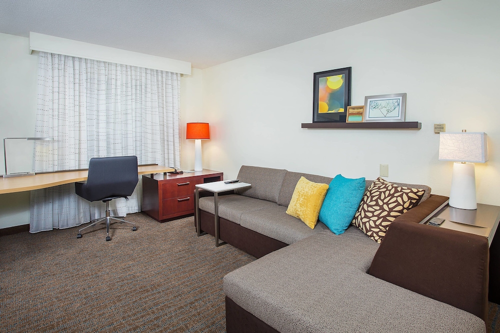 Studio, 1 Queen Bed with Sofa bed (Mobility Accessible, Tub) - Photo 5