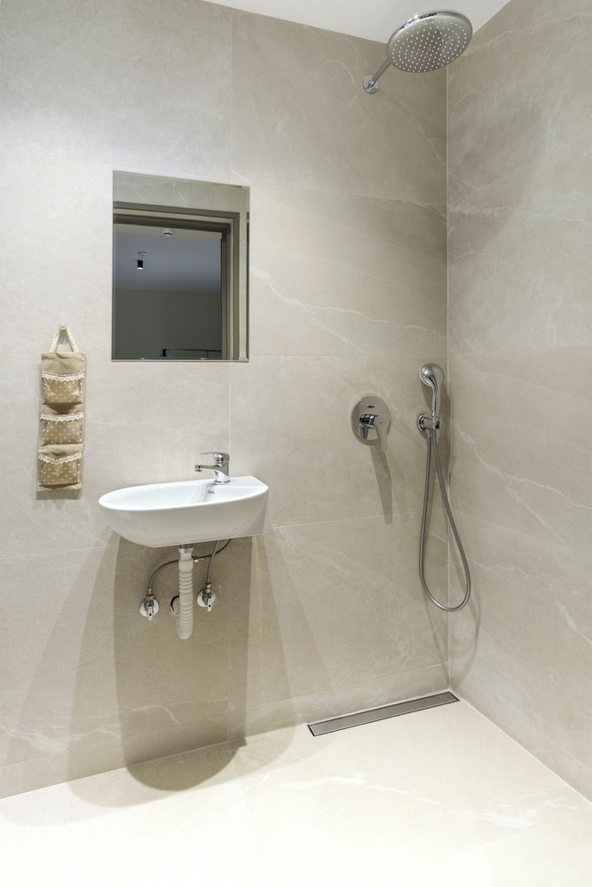 Luxury Studio Suite, Non Smoking photo 3