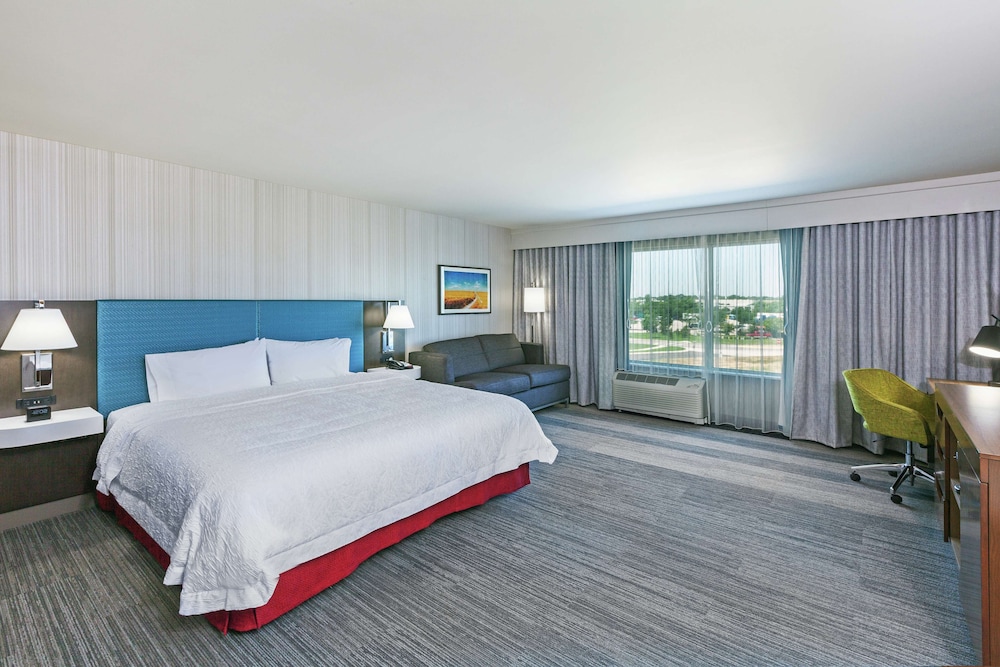 Room, 1 King Bed, Accessible, Bathtub