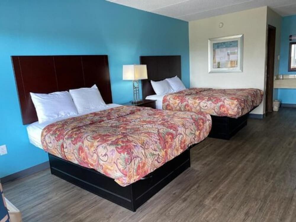 Standard Room, 2 Queen Beds photo 3