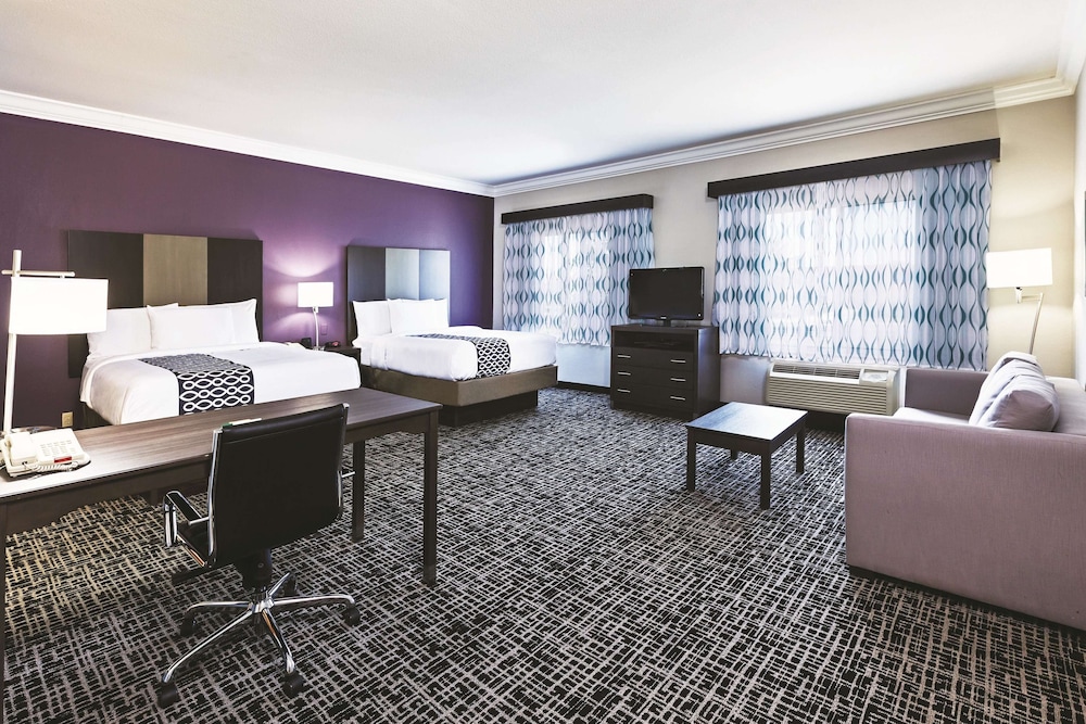 Suite, 2 Queen Beds, Non Smoking - Photo 1
