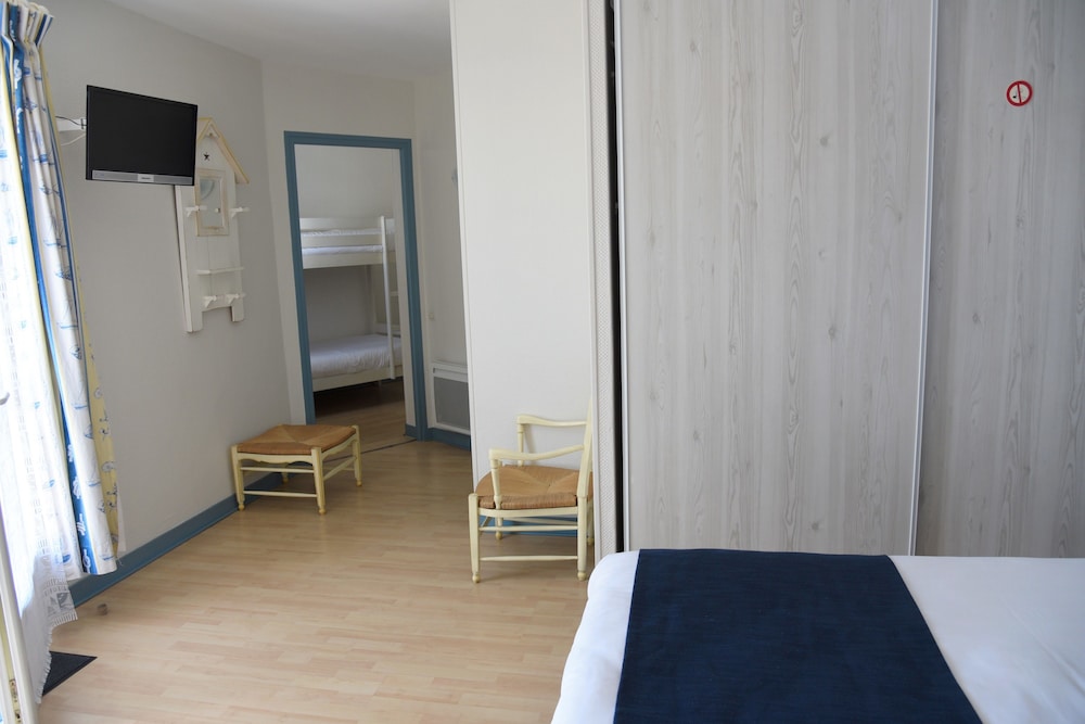 Standard Suite, 2 Bedrooms, Accessible photo 3