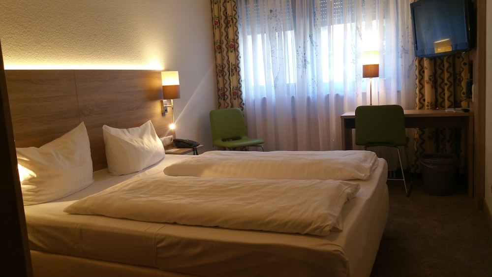 Double Room - Photo 6