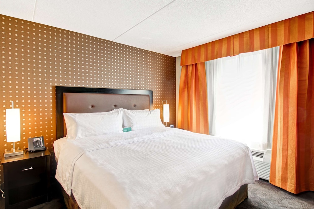 2 Queens 1 King Two Bedroom Two Bathroom Suite