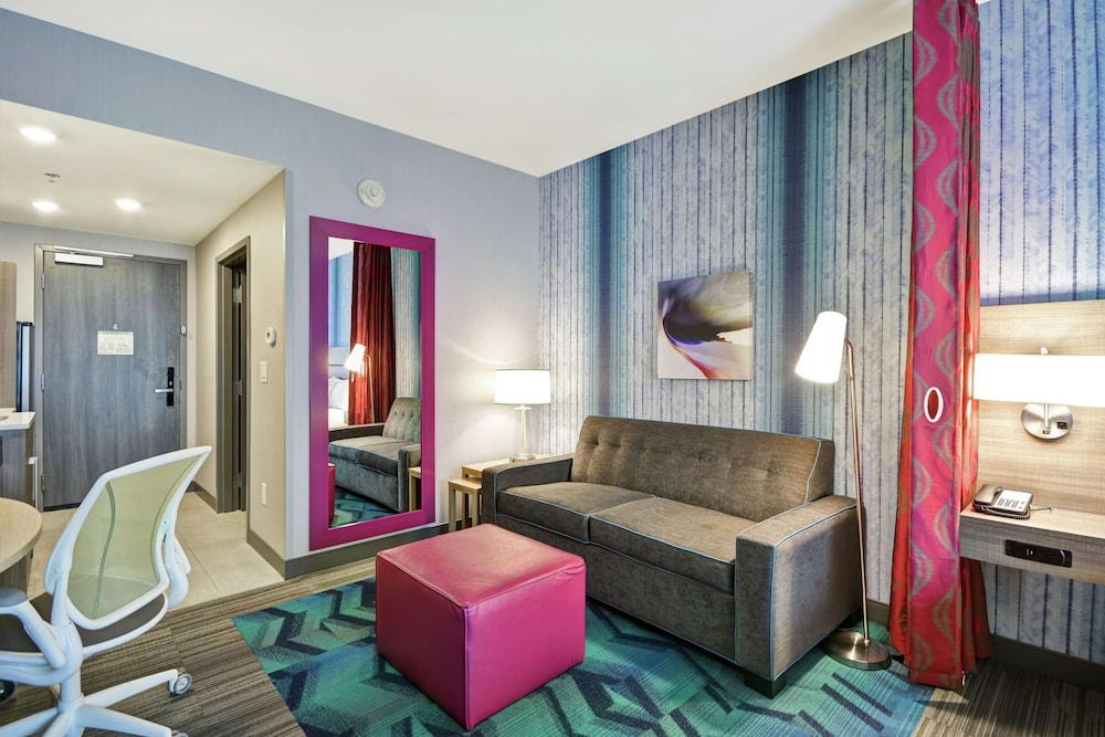 Studio, 1 King Bed, Accessible, Bathtub (Mobility & Hearing) photo 2