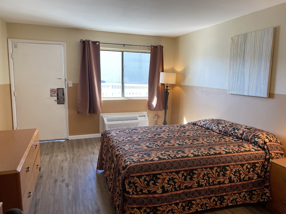 Superior Room, 1 Queen Bed - Photo 3