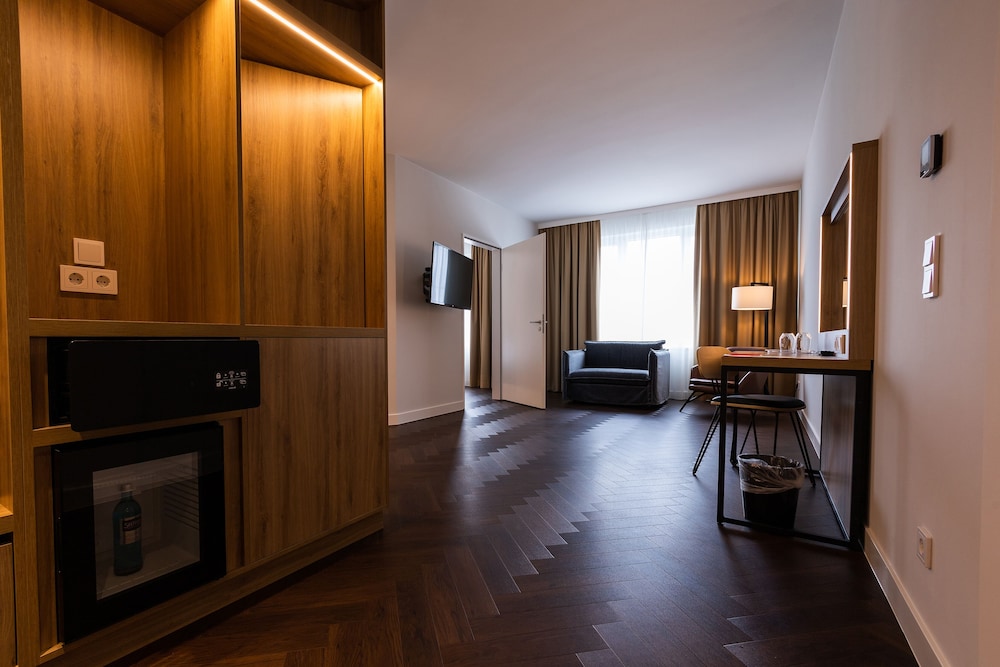 Deluxe Suite photo 3