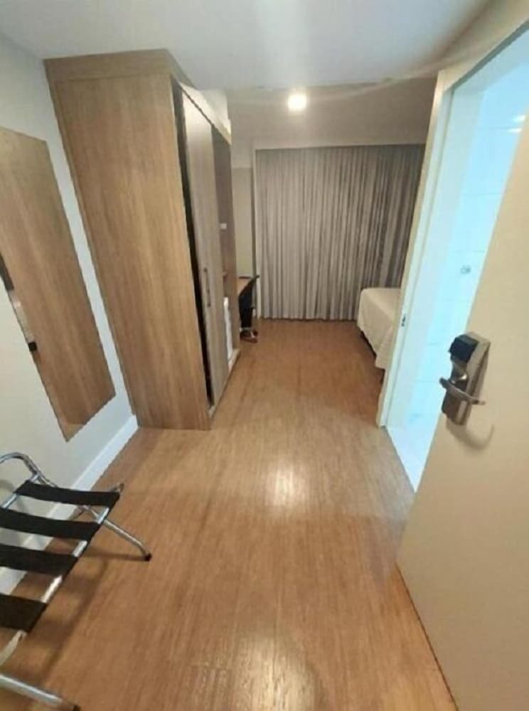Standard Single Room, 2 Twin Beds, Accessible - Photo 3