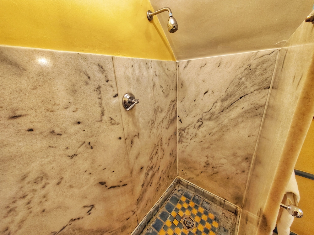 Standard Room, 2 Twin Beds, Non Smoking, Private Bathroom - Photo 9