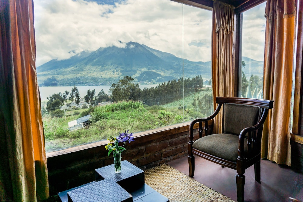 Panoramic Cabin, Fireplace, Lake View photo 1
