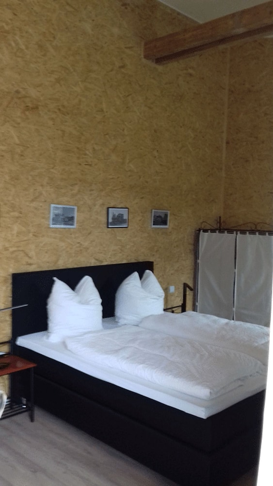 Double Room, 1 King Bed