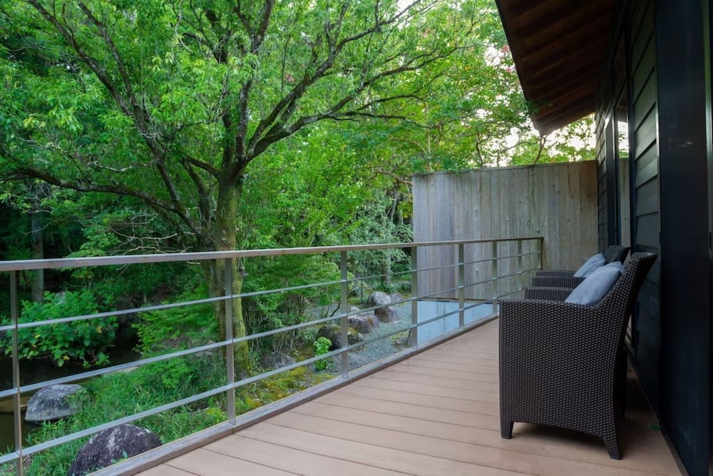 Japanese Western Style Double Room with Private Open-air Bath - Photo 4