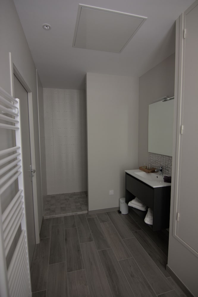 Executive Room - Photo 14