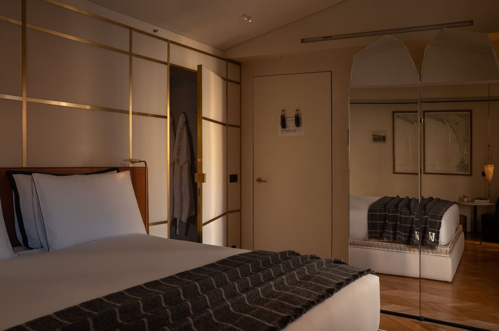 Available room