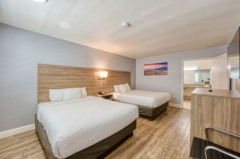 Standard Room, 2 Queen Beds, Accessible photo 1