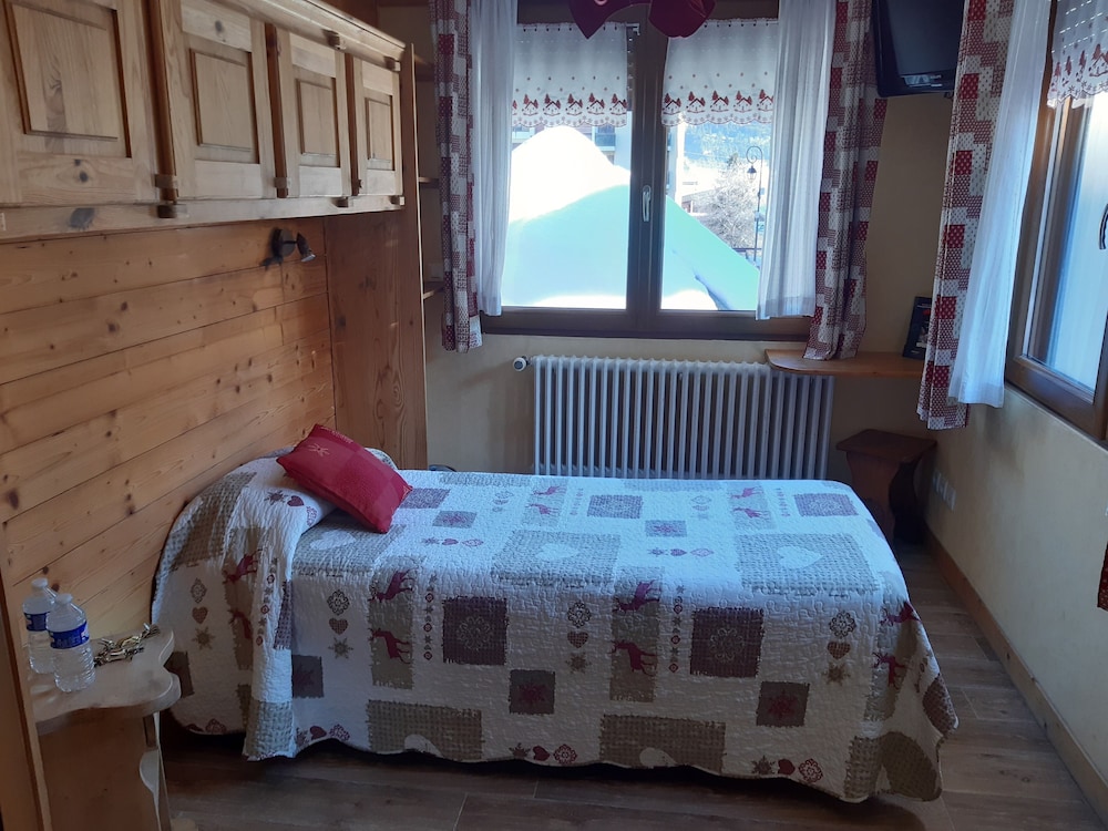 Single Room photo 2