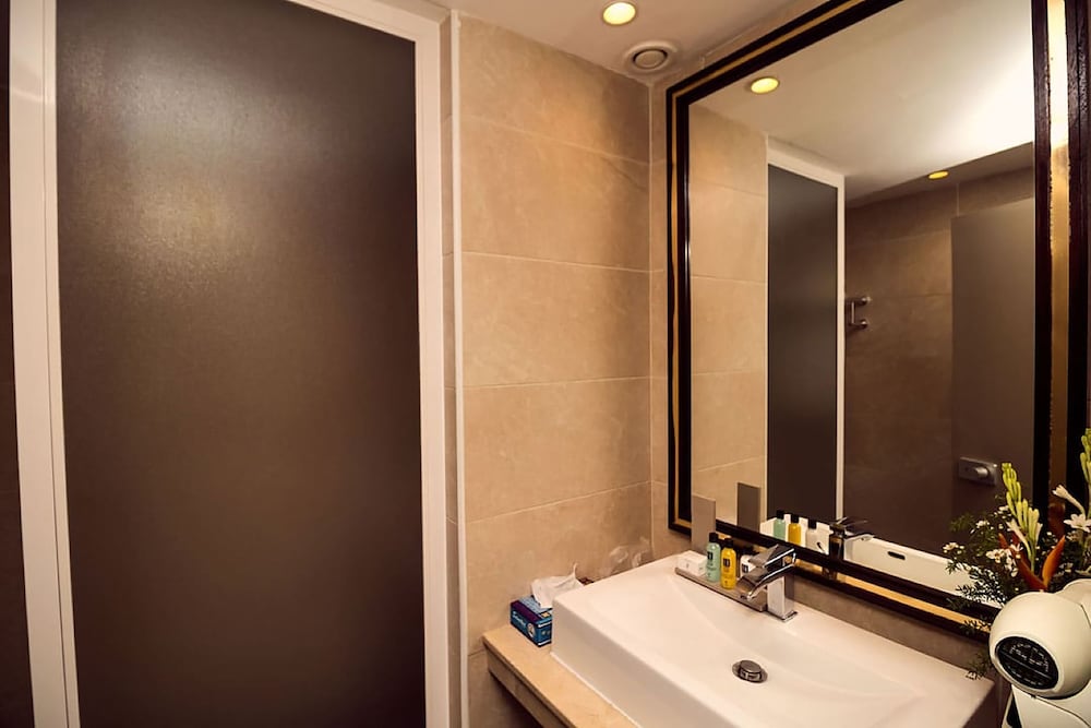 Room (Privilege) - Photo 2