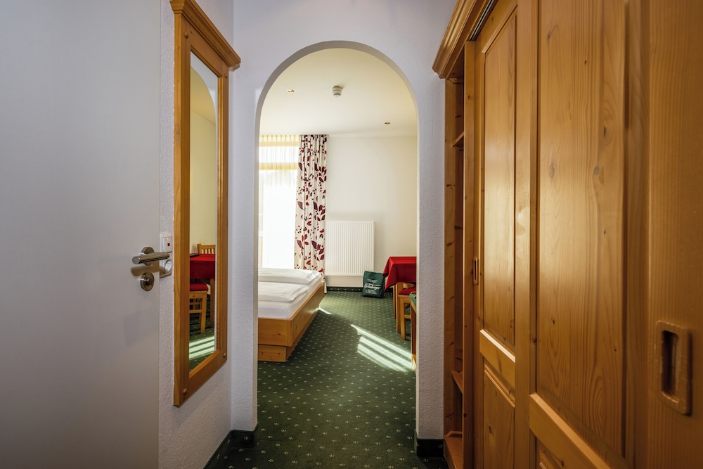 Standard Double Room photo 3