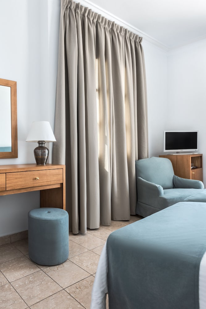 Classic Double Or Twin Room, Balcony (Side Caldera View)