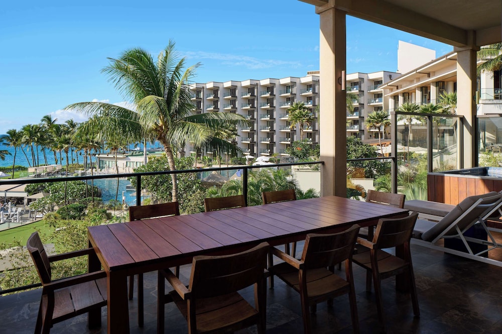 3 Bedroom Villa, Full Ocean View (2 King and 2 Queen Bed)