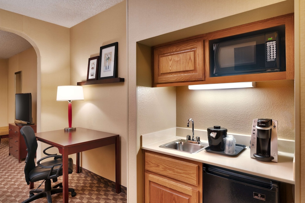 Suite, 1 King Bed, Non Smoking (with Sofabed) - Photo 3