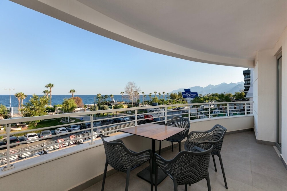 Family Suite with Sea View