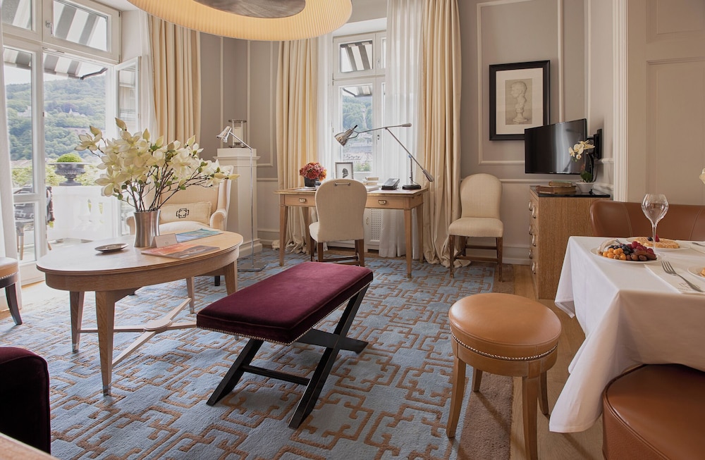 Master Balcony Suite - Photo 4