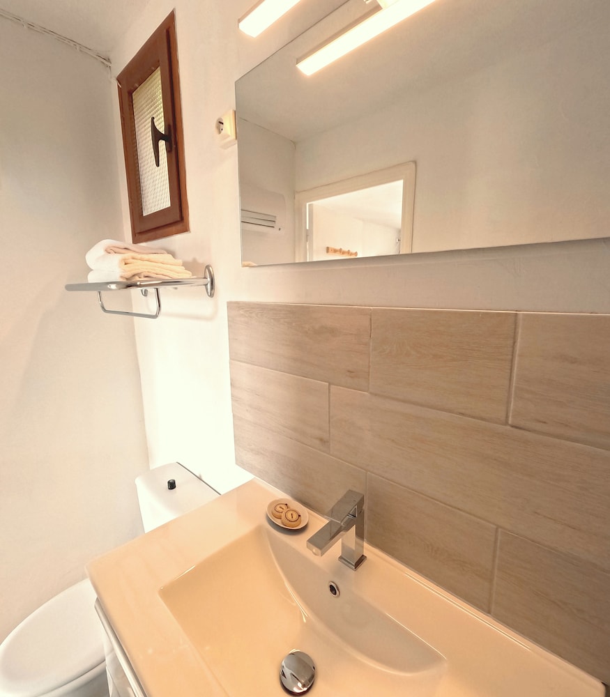 Superior Double Room, Sea View - Photo 9
