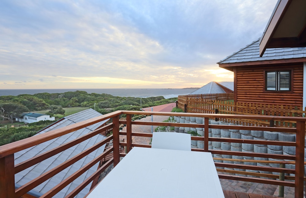 Cozy Cabin Nr. 3 With a Sea view photo 3