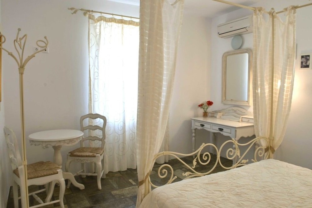 Suite, 1 Bedroom photo 2