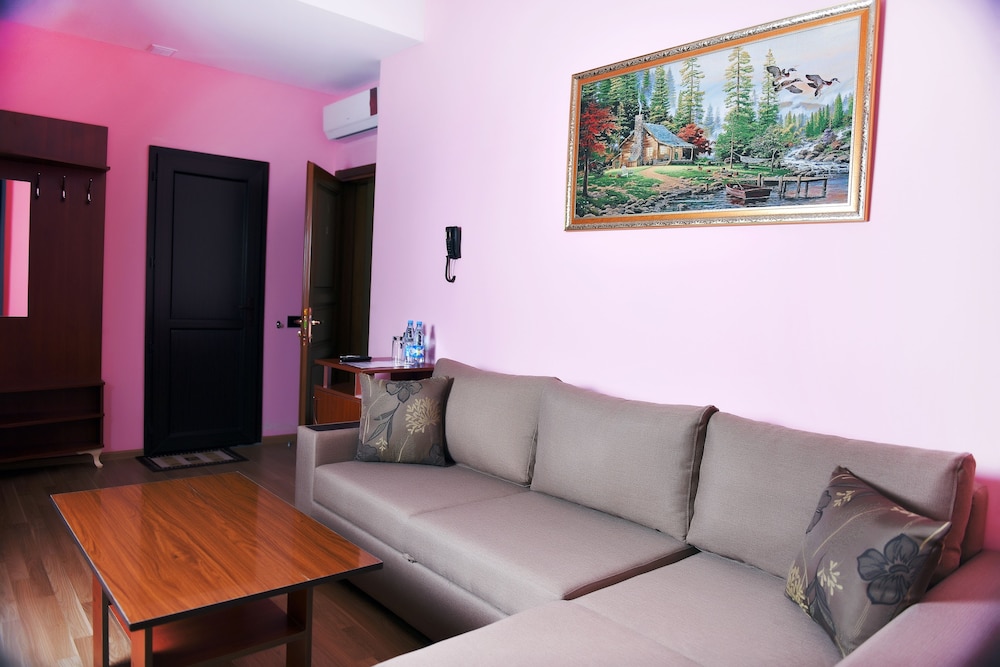 Grand Suite, 2 Bedrooms, Mountain View photo 1