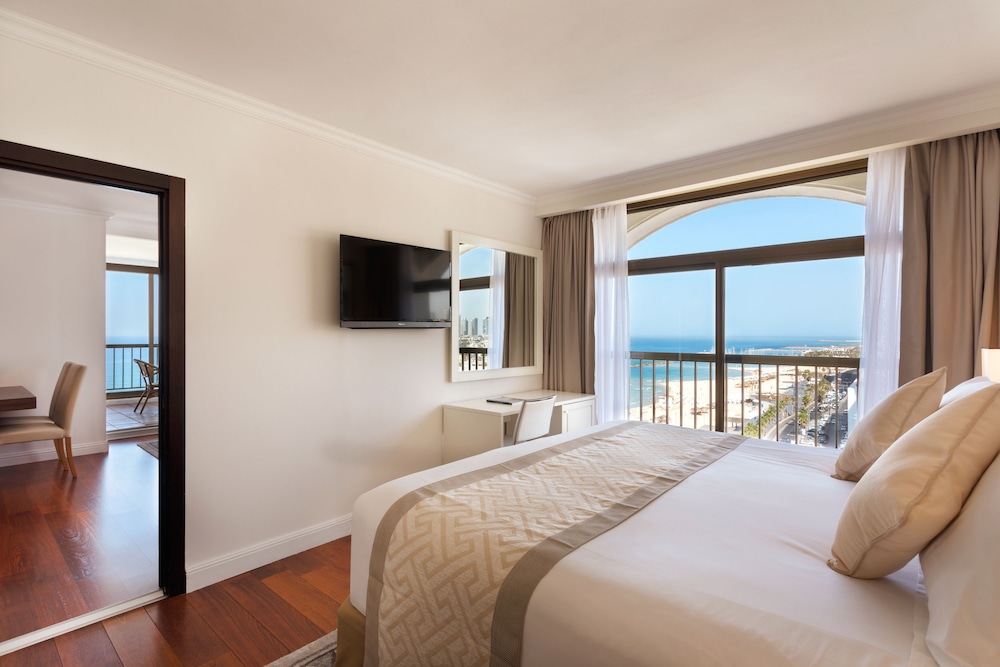 ONE BEDROOM SUITE - Photo 3