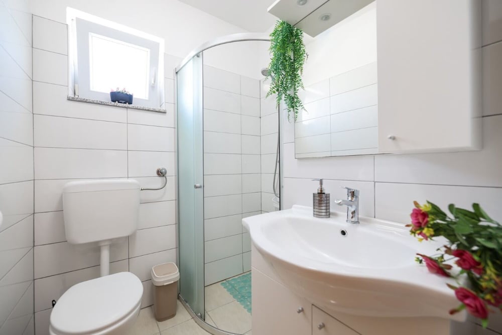 Apartment (Ivanac - close to the beach - A2 (2+2) photo 1