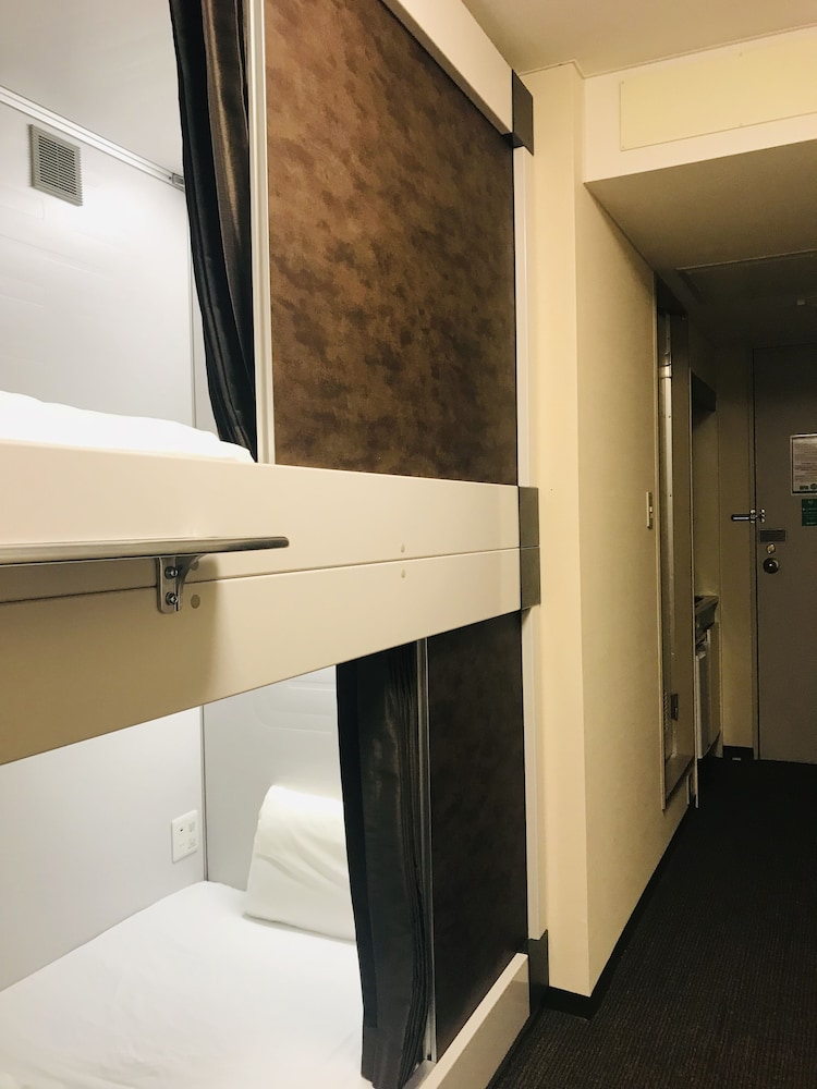 Twin Cabin, Non Smoking (Station Side) photo 1