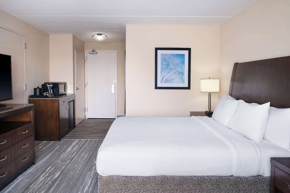 One King Bed, Accessible - Photo 1