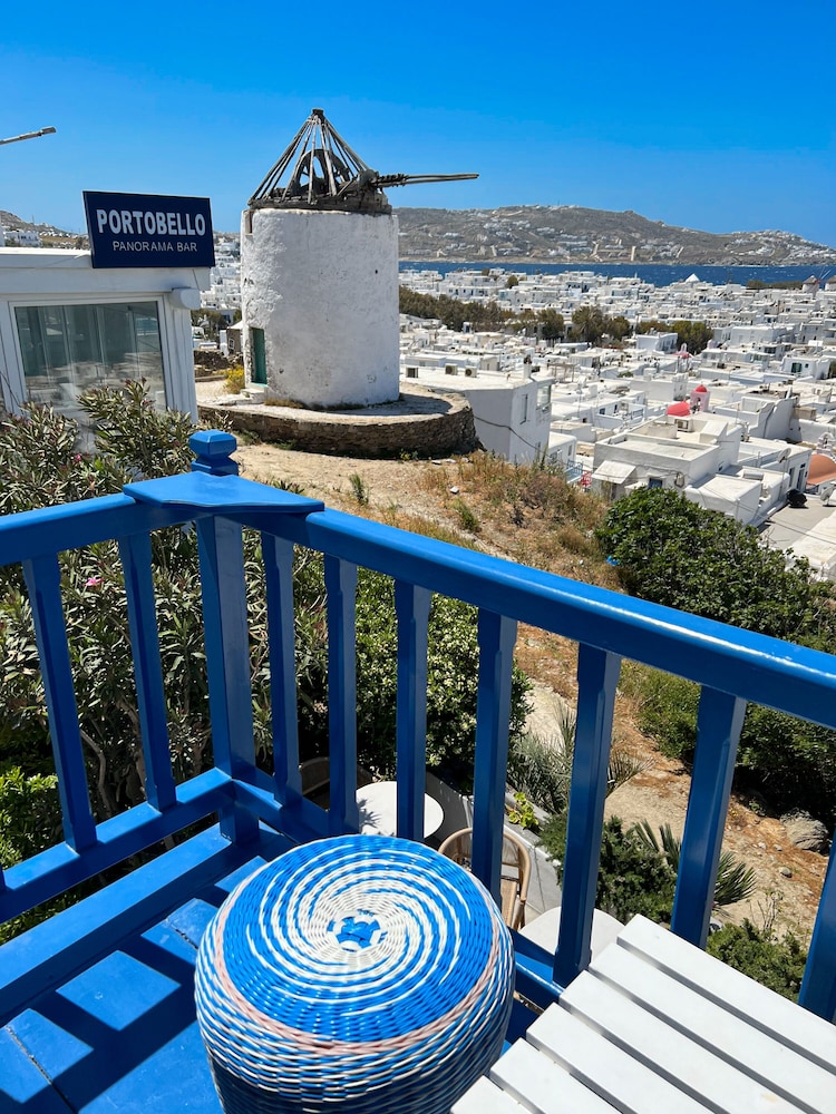Deluxe Suite, Sea View - Photo 16