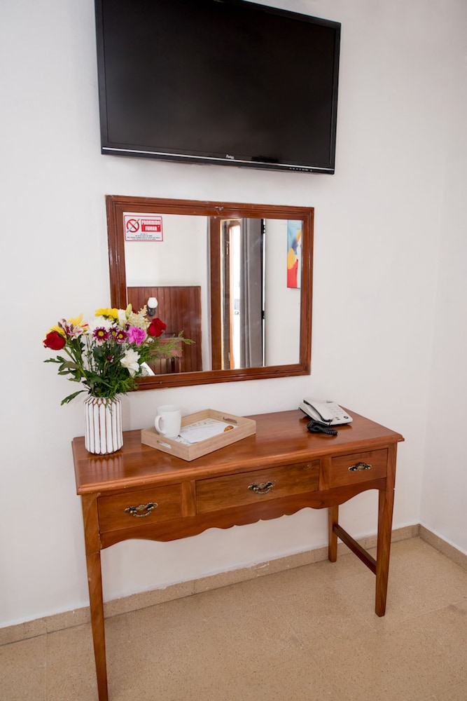 Classic Triple Room, Non Smoking photo 2