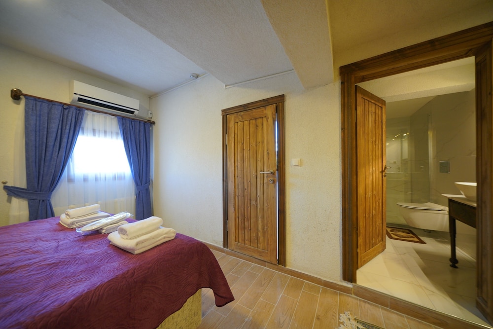 Standard Double Room - Photo 1