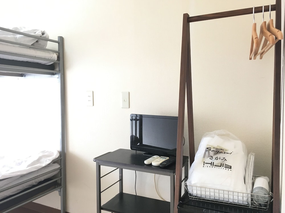 Twin Room, Bunk Bed, Shared Bathroom photo 2